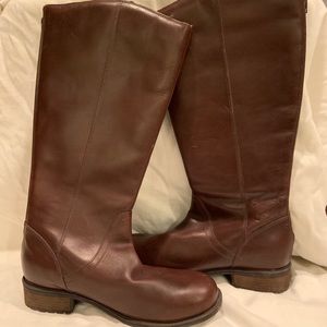 UGG Australia Seldon Women’s Leather Boot